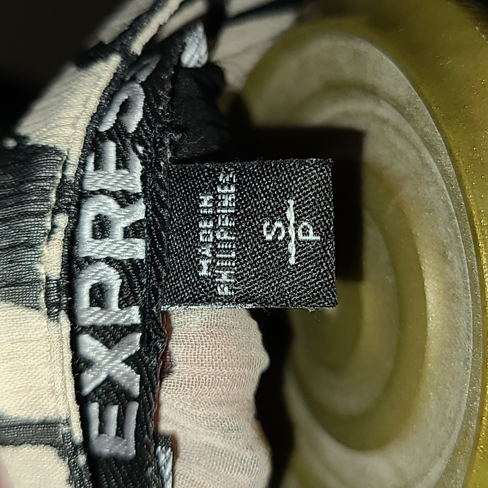 Express Top - Picture 3 of 6